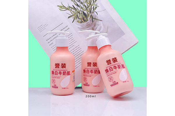 Yuzhuang Customized 28 Teeth Pe Body Lotion Bottle 300/500ml Round Shoulder Pressed Lotion Shower Gel Repackaging Plastic Bottle